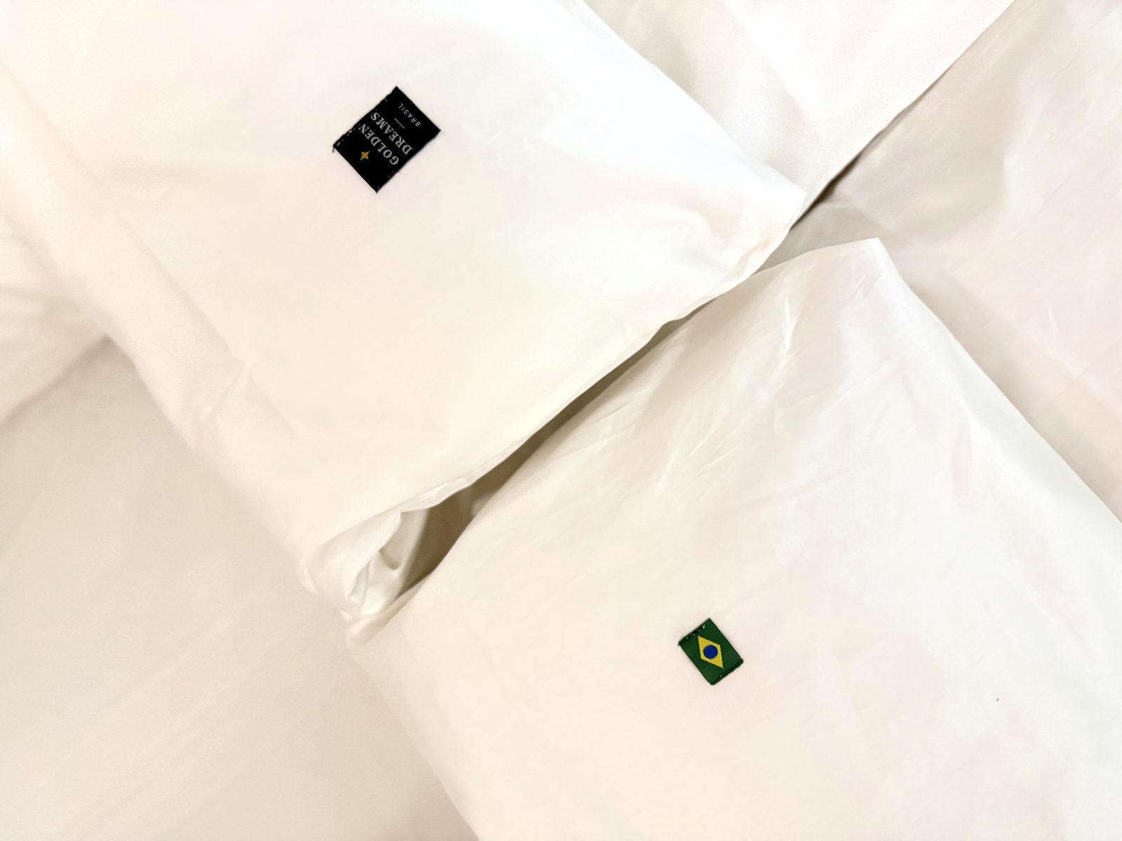 Duvets Aurora dobrados ao entardecer